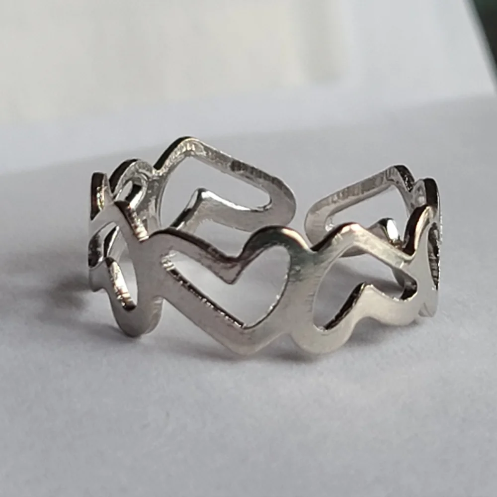 Elegant Silver Heart Ring Size 7 US